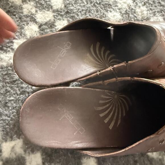 Dansko Shoes Womens Size 7.5 Brown Leather‎ Studded Clogs Slip On Heels Comfort - Picture 8 of 12